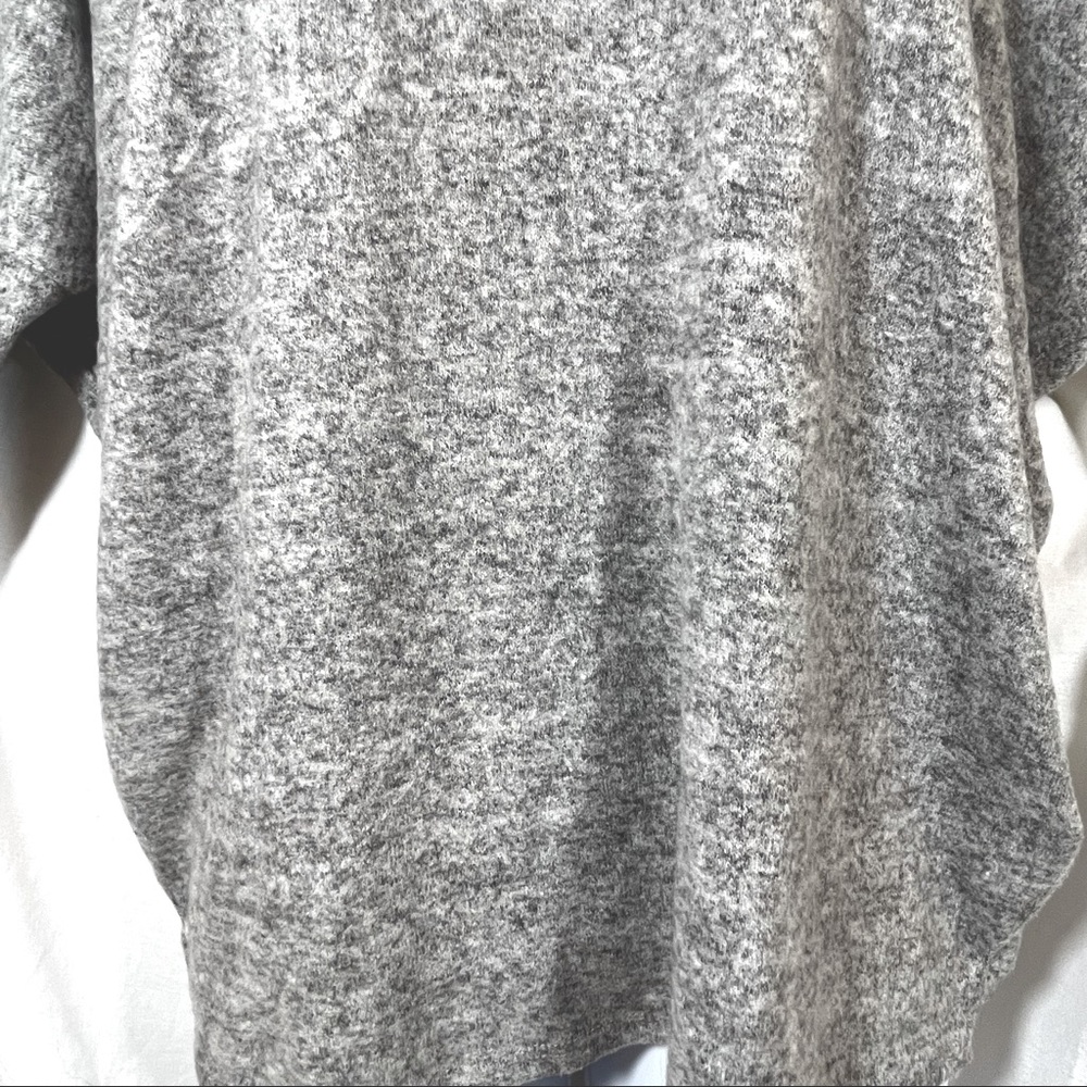 🆕 Anthropologie Gyft Soft & Cozy Hacci Knit Top with Dolman Sleeves, Size M - Picture 5 of 16